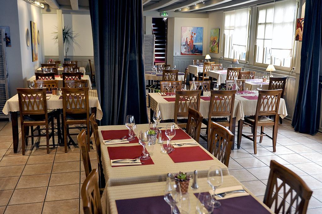 Hotel Le Lion D'or - Logis - 2 Etoiles Et Restaurant 2*